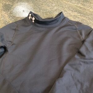 Boys Under Armor Cold Gear Top, size Large